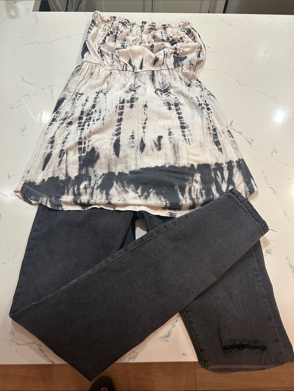 Billabong Tube Top size Medium/ Cotton On size 6 jeans / blue cover up